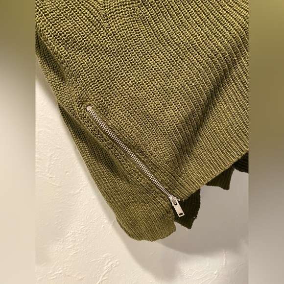 H&M Divided Crew Neck Olive Green Cable Oversized Sweater with Side Zipper - Picture 3 of 5